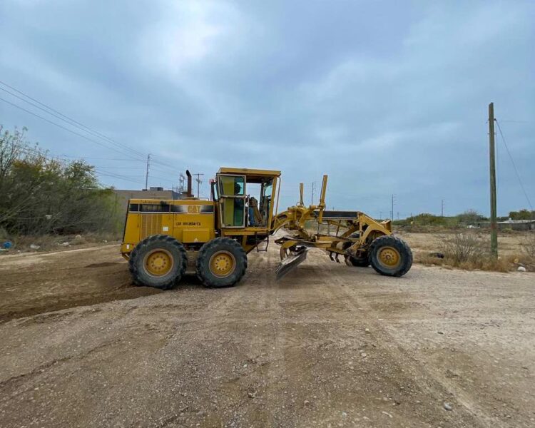 Rehabilitan caminos ejidales