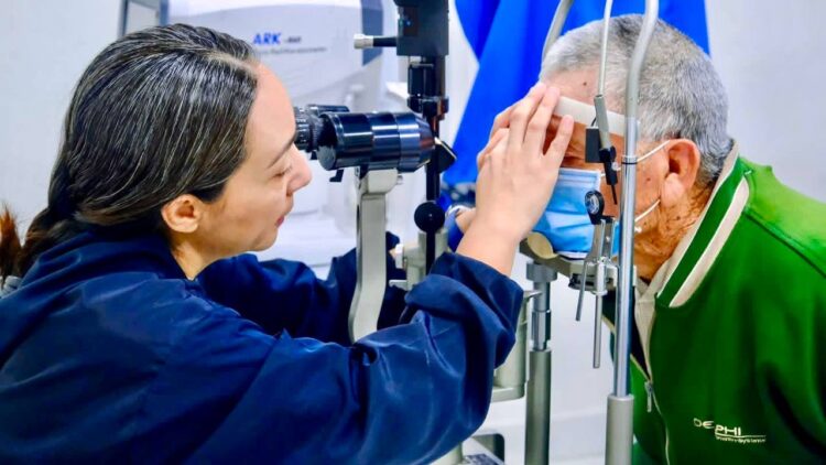 Realizan con éxito campaña de cirugías de cataratas