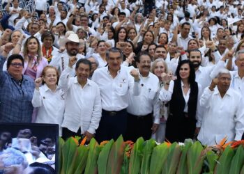 EN REUNIÓN CON EL SNTE Reconocen maestros el apoyo de Américo