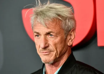 EN UCRANIA Sean Penn recibe Oscar simbólico