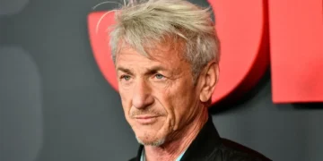 EN UCRANIA Sean Penn recibe Oscar simbólico