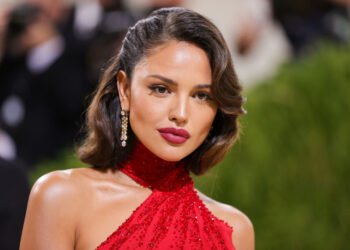 ASÍ SE PRONUNCIA SU NOMBRE: Eiza instruye a Hollywood