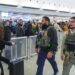 EN 14 AEROPUERTOS DE EU Despliegan a agentes del ICE