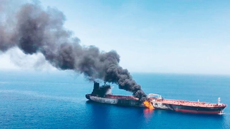 PELIGROSA ESCALADA Irán ataca centros petroleros en todo el Golfo Pérsico