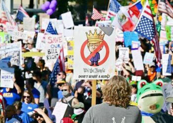 Llaman a protestar contra Donald Trump