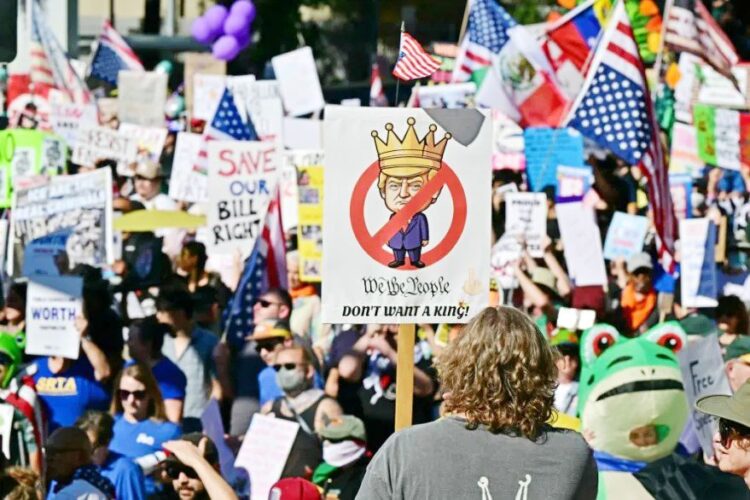 Llaman a protestar contra Donald Trump