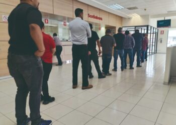 DURÓ ALGUNAS HORAS Falla en internet desquicia servicios