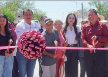 TRANSFORMAN EL PONIENTE Entrega alcaldesa repavimentaciones