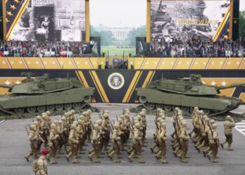 GUERRA EN IRÁN EU envía miles de infantes de Marina a Medio Oriente