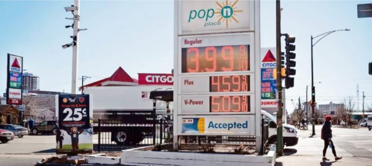 ECONOMÍA DE EU Guerra eleva precios de gasolina en EU