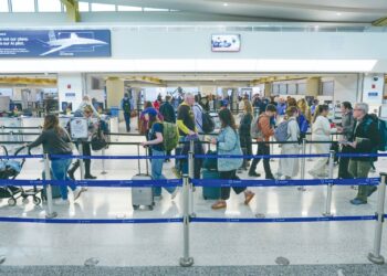 CIERRE DE GOBIERNO Republicanos se resisten a terminarlo