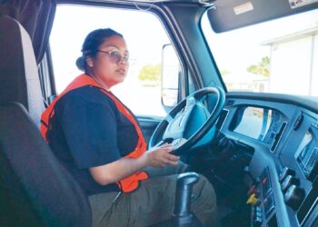 MES DE LA MUJER Llevan mujeres el ‘diésel’ en la sangre