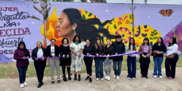 Develan mural en honor a mujeres