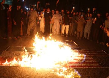 Piden a ciudadanos de EU dejar 14 países de Medio Oriente