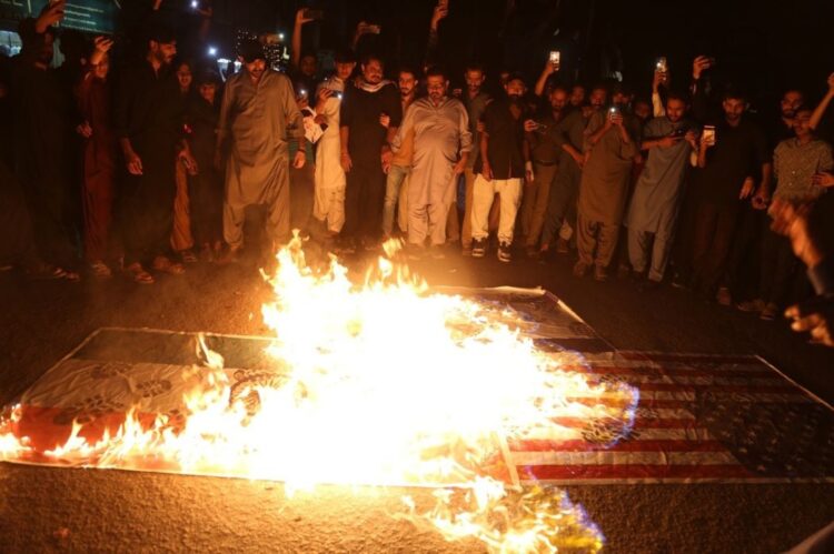 Piden a ciudadanos de EU dejar 14 países de Medio Oriente