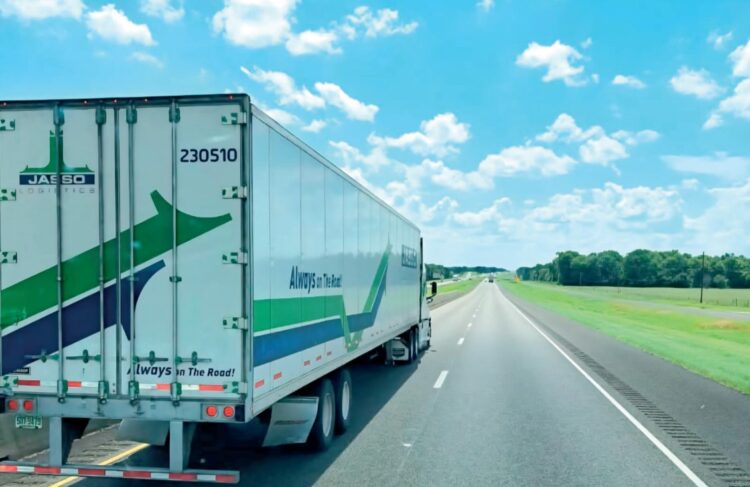 TRANSPORTISTAS ALERTAN Alza al diésel pegará a la canasta básica