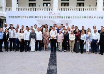 OBRA PÚBLICA Recibe gobernador proyectos prioritarios