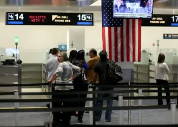 Revisarán redes sociales de solicitantes de visas