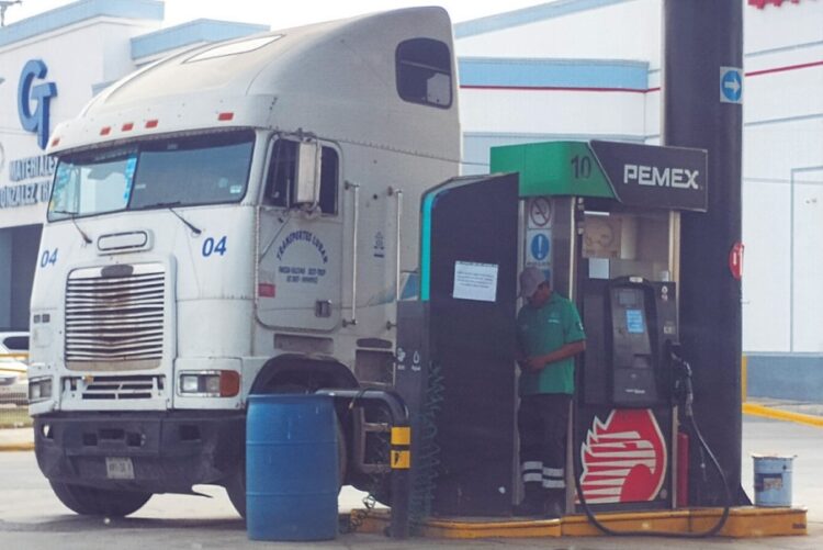 EN TODO EL PAÍS Gasolineros no respetan pacto en combustibles