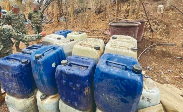 Mueren en accidente 2 oficiales de Embajada de EU tras desmantelar narcolaboratorios