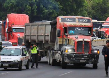 Reportan bloqueos en 12 estados del país