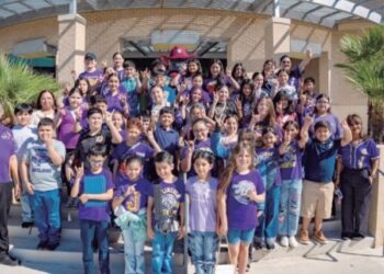 Recibe TAMIU a futuros estudiantes