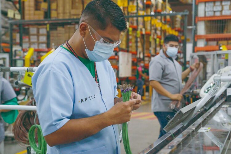 SINDICATO DE MAQUILADORAS Concluyen revisión de contratos colectivos