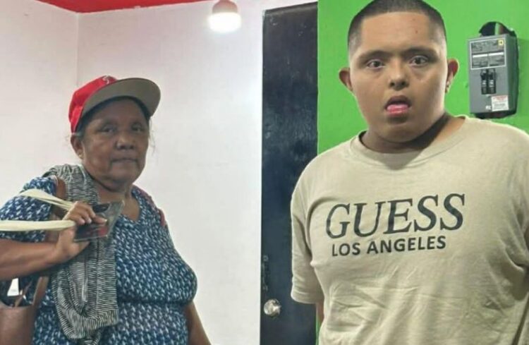 Piden apoyo para joven con discapacidad y su madre