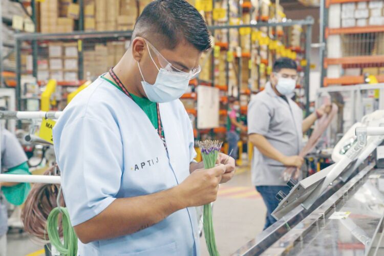 PESE A CAMBIO DE MARCA Conserva maquiladora empleos