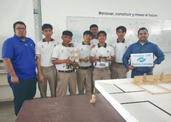 PRESUMEN SU INGENIO Logran segundo lugar nacional en robótica