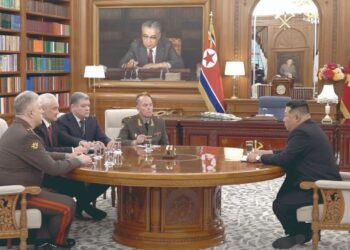 DELEGACIÓN RUSA VISITA PYONGYANG Kim Jong-un fortalece lazos militares con Rusia