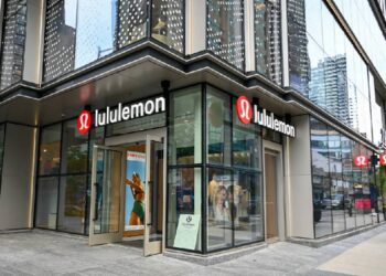 Investigan a marca deportiva por posible contaminación