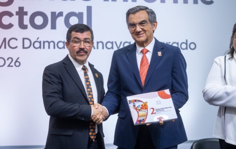 Presenta Dámaso Anaya segundo informe rectoral