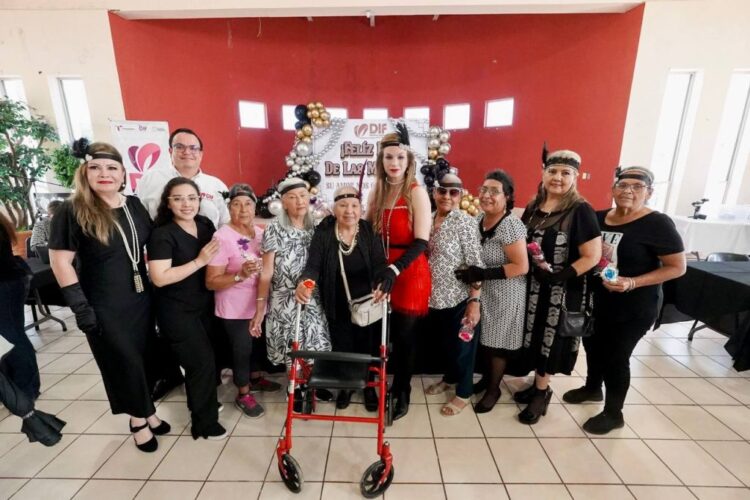 Celebran a mamás de casa club del adulto activo