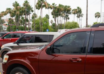 Llama Tránsito a evitar el polarizado en autos