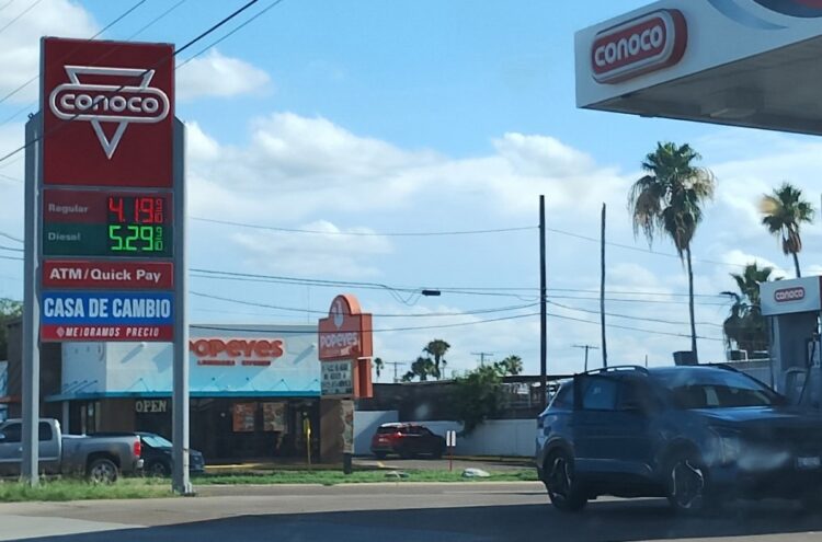 COMERCIOS LO RESIENTEN Alza en combustibles afecta laredenses