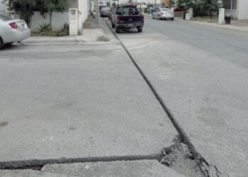Dañan calles de Fresnos Campus