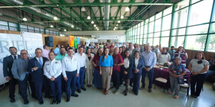 POR SU SERVICIO A LA CIUDADANÍA Reconocen a trabajadores municipales