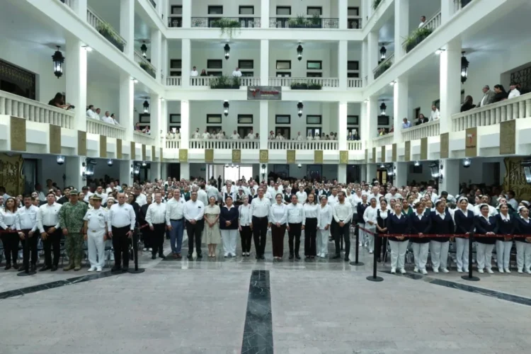 DÍA INTERNACIONAL DE LA ENFERMERÍA Reconoce Américo a trabajadores de Salud