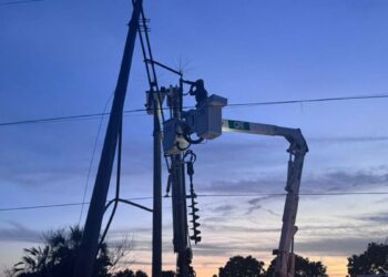 POR POTENTE TORMENTA DEL LUNES Deja sin luz a 50 mil usuarios