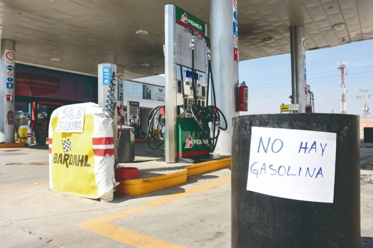 ALERTAN EMPRESARIOS DEL SECTOR Escasea gasolina en 11 estados