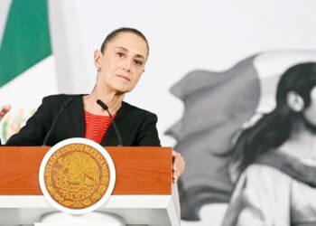 Admite Sheinbaum ficha roja contra Rocha Moya