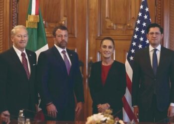 EN MEDIO DE TENSIONES ENTRE MÉXICO Y EU Recibe Sheinbaum a Mullin