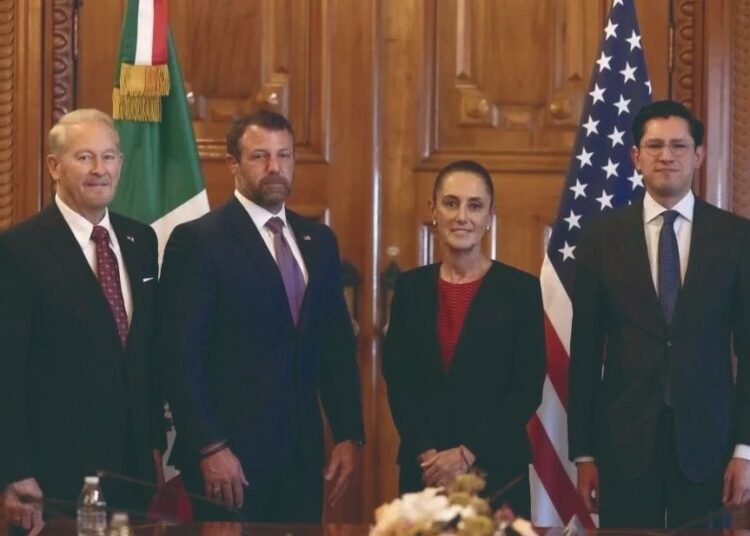 EN MEDIO DE TENSIONES ENTRE MÉXICO Y EU Recibe Sheinbaum a Mullin