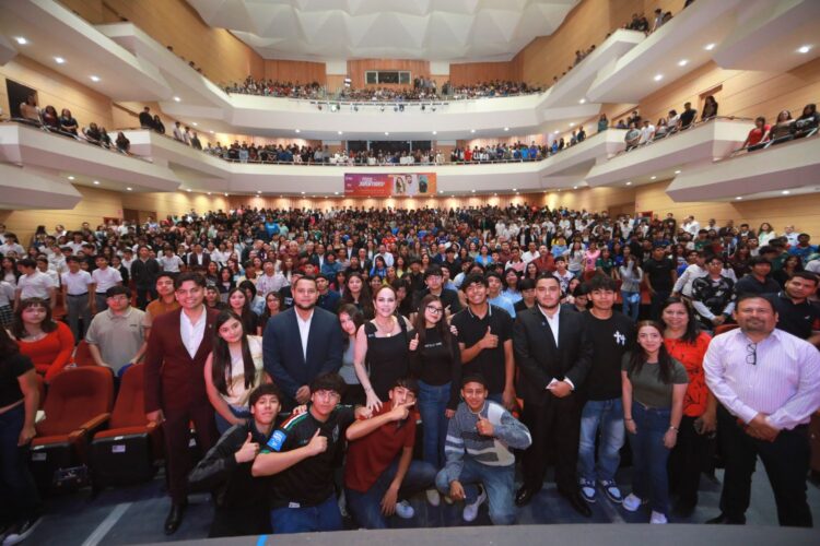 FORTALECE EL DESARROLLO INTEGRAL DE LA JUVENTUD Encabeza alcaldesa el ‘Foro Juventudes’