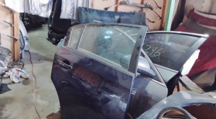 Beneficia a yoques importar los automóviles completos