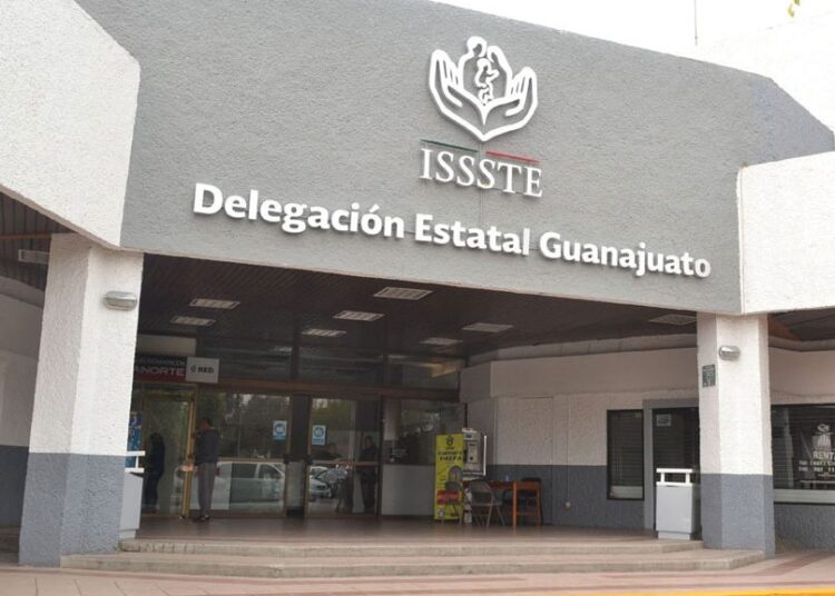 Inhabilitan por 10 años a funcionaria del Issste