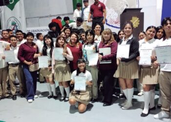 Destacan alumnos de la prepa Elena Poniatowska