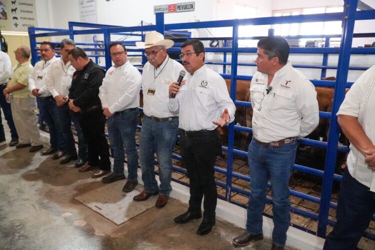 Fortalece la UAT sector ganadero con alianza