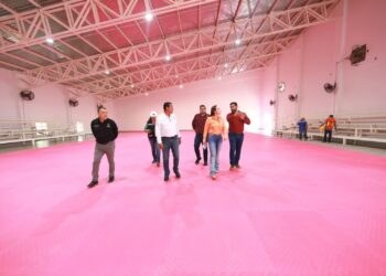 CENTRO DEPORTIVO MULTIDISCIPLINARIO Supervisa alcaldesa avances